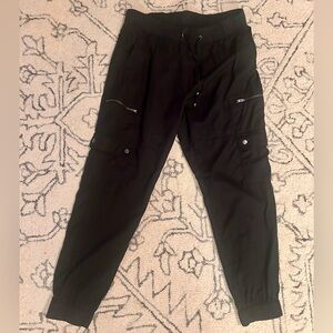 Banana Republic black relaxed fit cargo pants, elastic ankles, Size M
